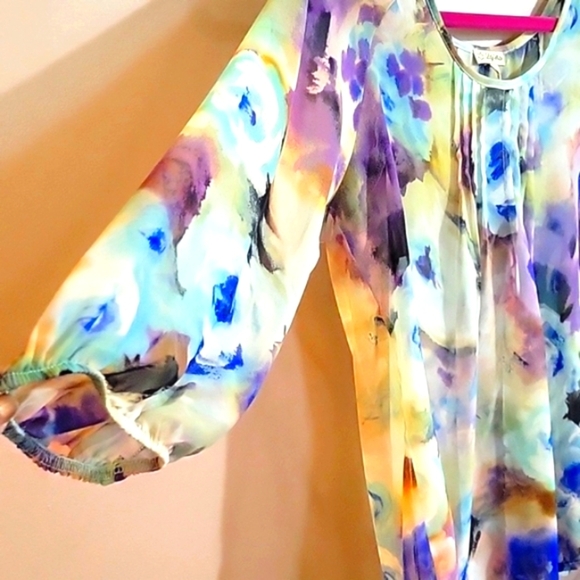 Lily White Womans Round Neck Spring Floral Open Back Sheer Blouse, Size: S - Picture 6 of 7